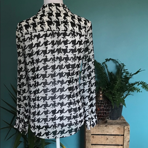 Houndstooth Button Up Blouse - Picture 3 of 3